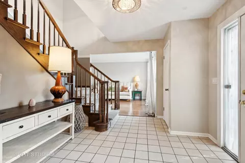 Entry Way - 731 Garth Rd, Wheeling, IL 60090 photo 1 of 2