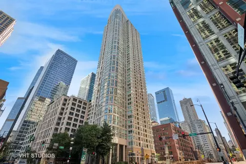345 N La Salle St #3601, Chicago, IL 60654