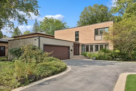 816 Echo Ln, Glenview, IL 60025