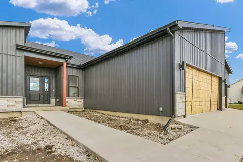 2814 Clarion Rd, Urbana, IL 61802