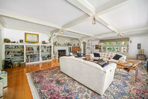 Living - 14318 Long Ave, Midlothian, IL 60445 photo 3 of 5