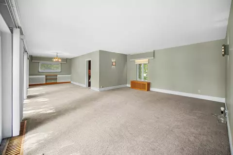 Living - 14318 Long Ave, Midlothian, IL 60445 photo 5 of 5