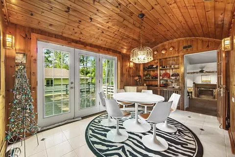 Dining - 14318 Long Ave, Midlothian, IL 60445 photo 2 of 2