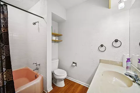 Bath - 14318 Long Ave, Midlothian, IL 60445 photo 4 of 7