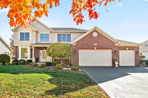 231 Red Hawk Rd, Hampshire, IL 60140