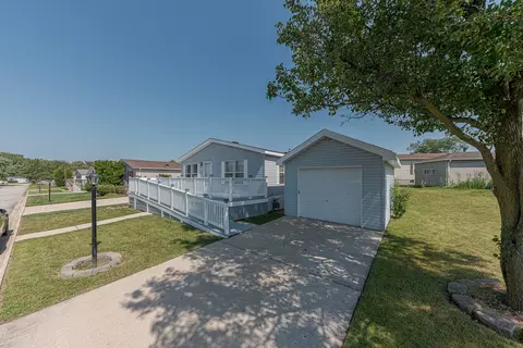 22733 S Olympia Dr, Frankfort, IL 60423