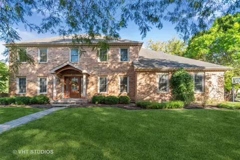 1042 Augustana Dr, Naperville, IL 60565