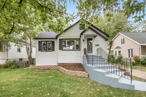 9320 S Clifton Park Ave, Evergreen Park, IL 60805