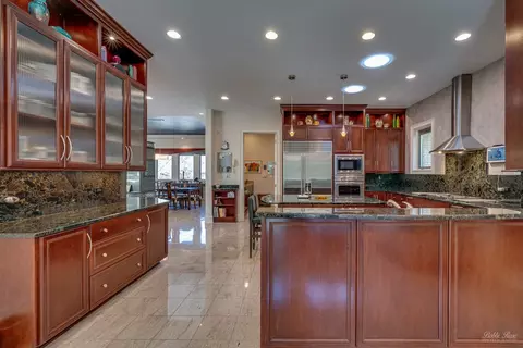 Kitchen - 3 Arcadia Ct, Burr Ridge, IL 60527 photo 10 of 13