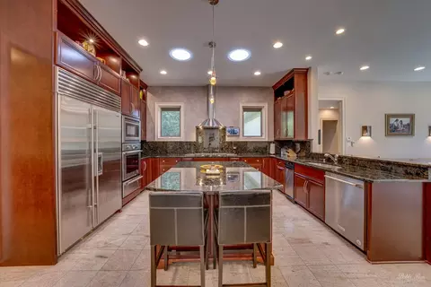 Kitchen - 3 Arcadia Ct, Burr Ridge, IL 60527 photo 7 of 13