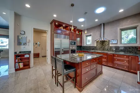 Kitchen - 3 Arcadia Ct, Burr Ridge, IL 60527 photo 8 of 13