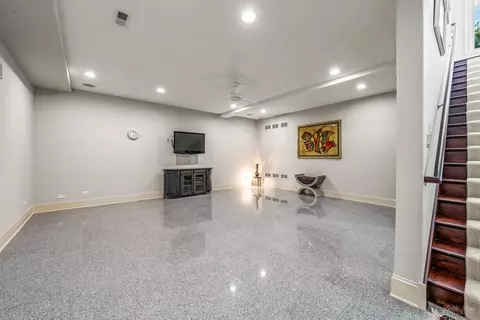 Living - 3 Arcadia Ct, Burr Ridge, IL 60527 photo 8 of 10