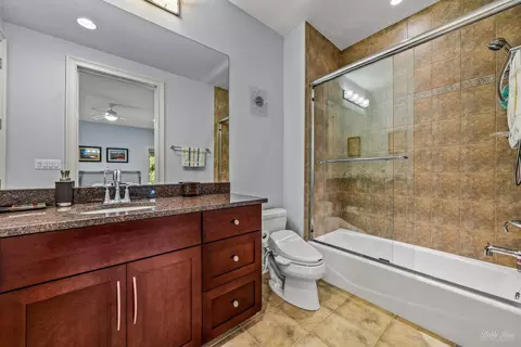 Bath - 3 Arcadia Ct, Burr Ridge, IL 60527 photo 7 of 8