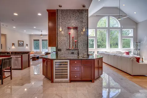 Kitchen - 3 Arcadia Ct, Burr Ridge, IL 60527 photo 4 of 13