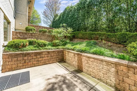 Exterior - 3 Arcadia Ct, Burr Ridge, IL 60527 photo 7 of 12