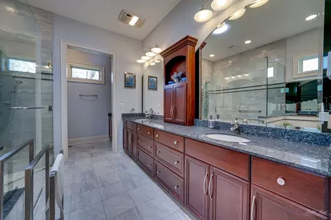 Bath - 3 Arcadia Ct, Burr Ridge, IL 60527 photo 2 of 8