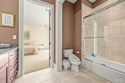 Bath - 3 Arcadia Ct, Burr Ridge, IL 60527 photo 6 of 8
