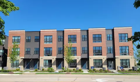 351 Summit Cir, Lombard, IL 60148