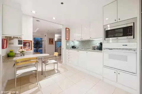 100 E Huron St #2605, Chicago, IL 60611 photo 8