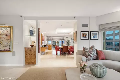 100 E Huron St #2605, Chicago, IL 60611 photo 4