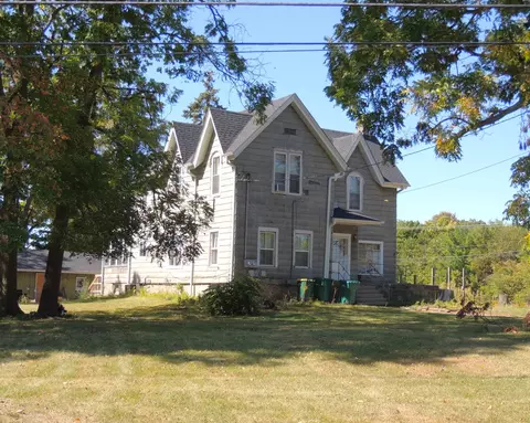 2110 Coltonville Rd, Sycamore, IL 60178