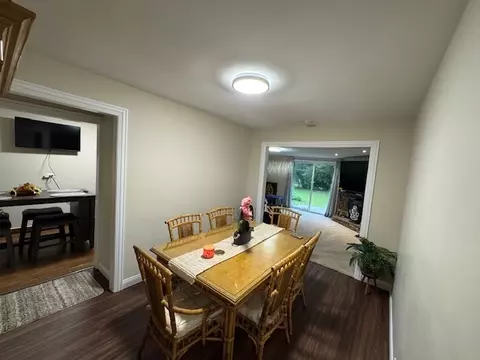 Dining - 7840 Mcvicker Ave, Burbank, IL 60459 photo 1 of 2