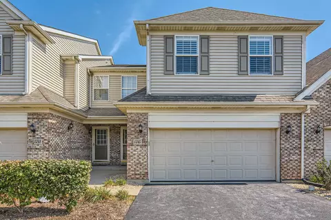 1245 Asbury Ct, Elgin, IL 60120