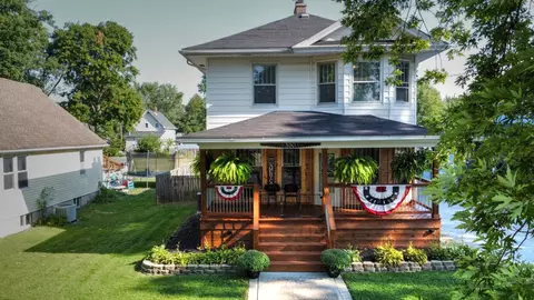 530 E Locust St, Watseka, IL 60970