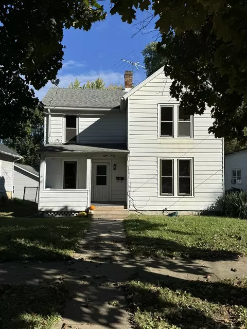 820 E Garden St, Freeport, IL 61032