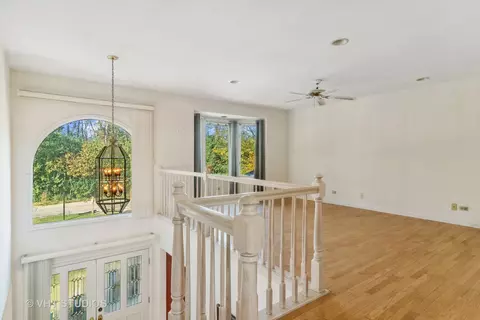 Living - 2350 Ashland Ave, Rolling Meadows, IL 60008 photo 4 of 4