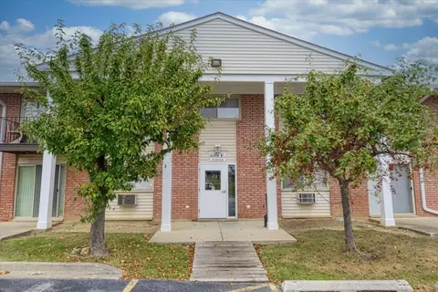 659 E Fullerton Ave #109, Glendale Heights, IL 60139