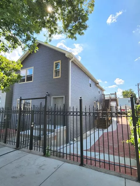 1623 W 32nd St, Chicago, IL 60608