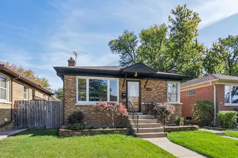 625 Hull Ave, Westchester, IL 60154