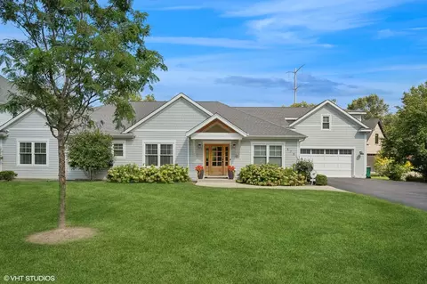575 Earl Rd, Northfield, IL 60093