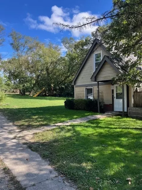 25667 N Diamond Lake Rd, Mundelein, IL 60060