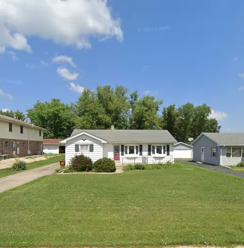 923 W Blackhawk Dr, Byron, IL 61010