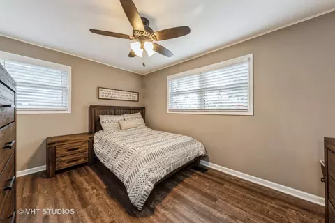 Bedroom - 4106 Owl Dr, Rolling Meadows, IL 60008 photo 1 of 2