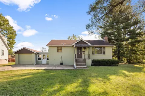 17715 Henry St, Lansing, IL 60438