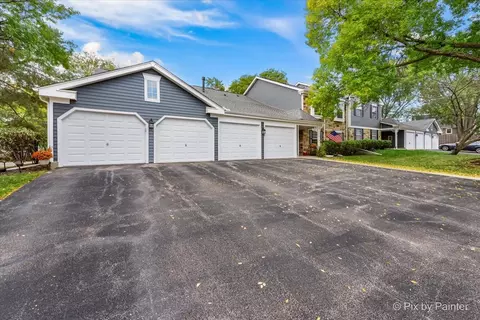 100 Waterbury Ln #N1, Schaumburg, IL 60193