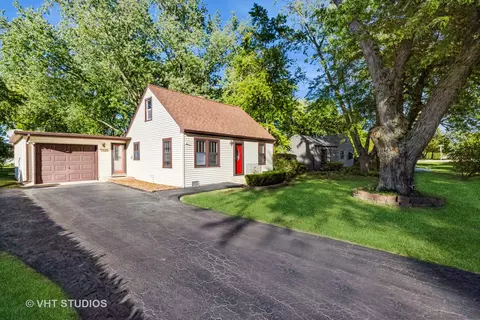 18842 W Old Plank Rd, Grayslake, IL 60030