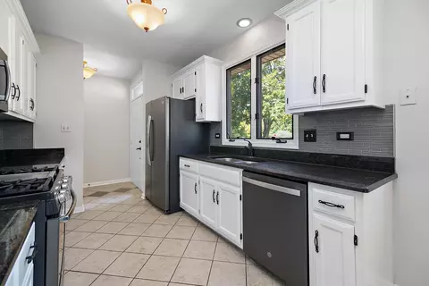 16627 Winding Creek Rd, Plainfield, IL 60586 photo 8