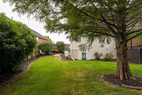 Exterior - 20 Fedor Cir, Bloomington, IL 61705 photo 12 of 13