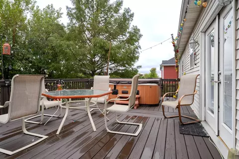 Exterior - 20 Fedor Cir, Bloomington, IL 61705 photo 6 of 13