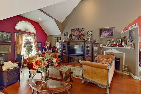 Living - 20 Fedor Cir, Bloomington, IL 61705 photo 1 of 2