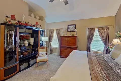 Bedroom - 20 Fedor Cir, Bloomington, IL 61705 photo 3 of 8