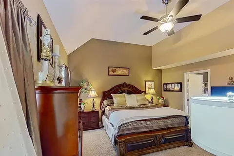 Bedroom - 20 Fedor Cir, Bloomington, IL 61705 photo 2 of 8