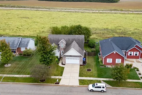 View/Area - 20 Fedor Cir, Bloomington, IL 61705 photo 3 of 13