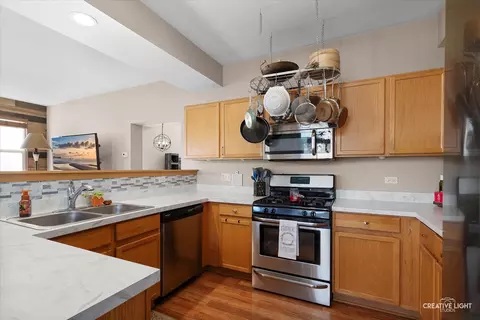 Kitchen - 784 Frieder Ct, Aurora, IL 60504 photo 1 of 2