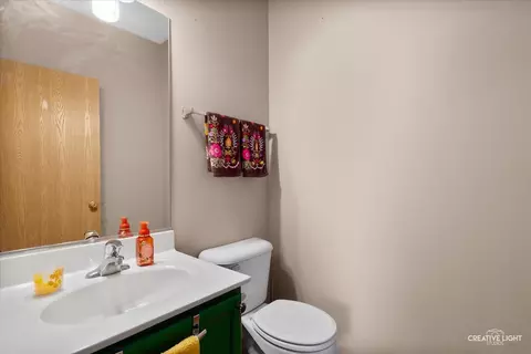 Bath - 784 Frieder Ct, Aurora, IL 60504 photo 3 of 3