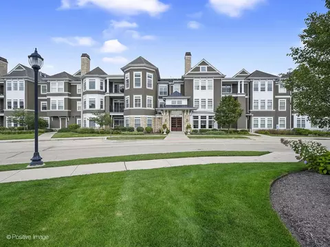 50 W Kennedy Ln #308, Hinsdale, IL 60521